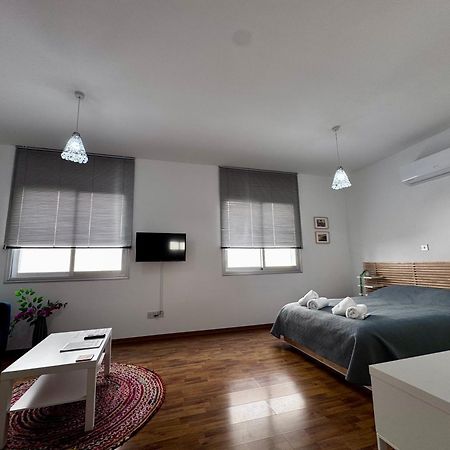 Lovely Studio Apartment In Pafos 외부 사진