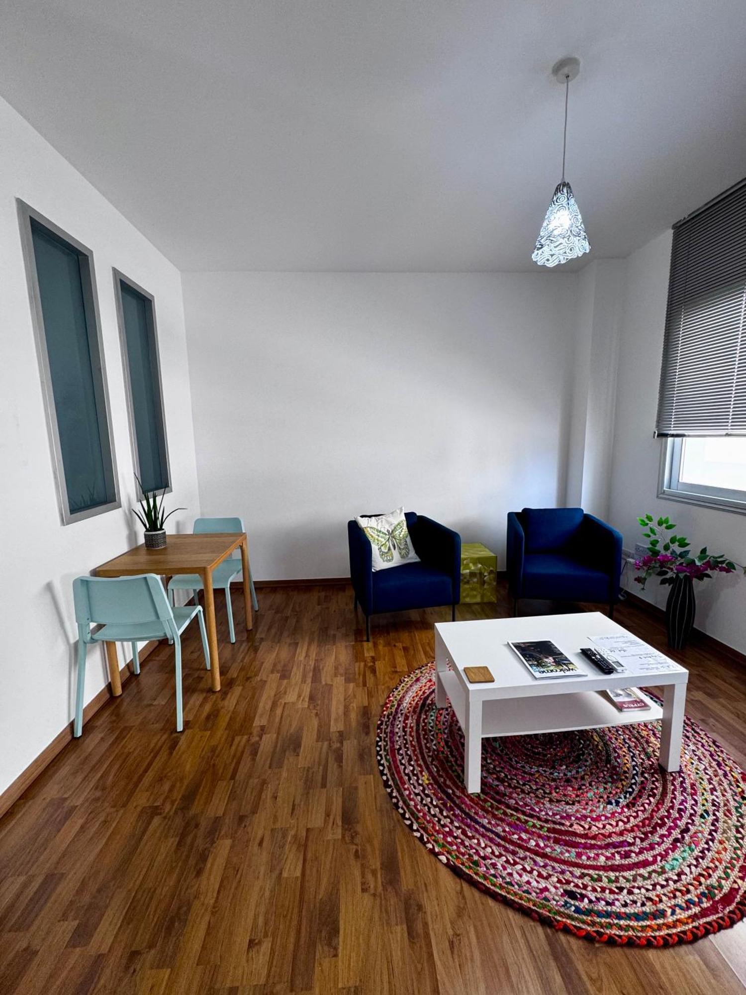 Lovely Studio Apartment In Pafos 외부 사진